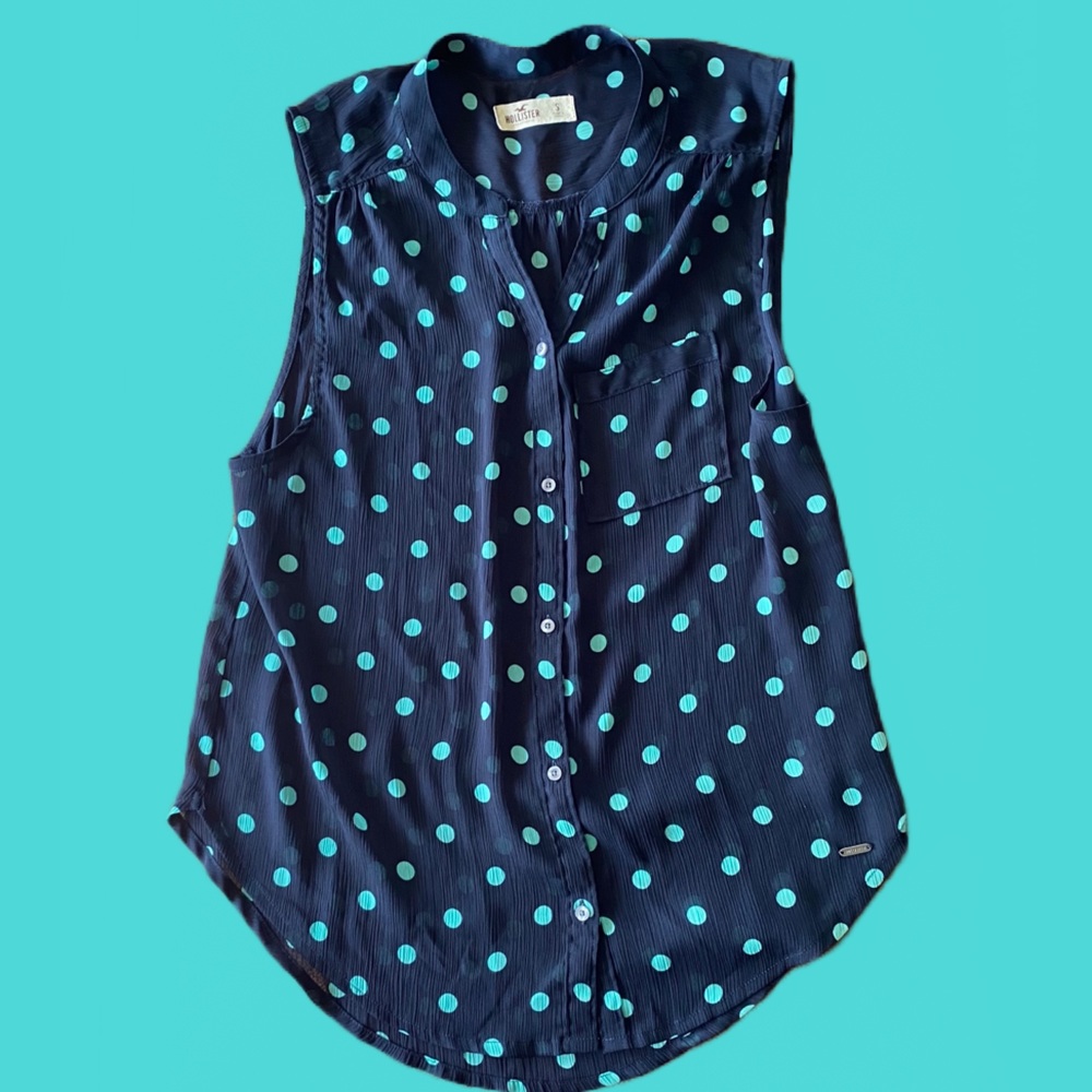 ✨ *BOGO* Hollister sleeveless top *BOGO* ✨